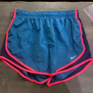 Nike wind shorts (multicolor)